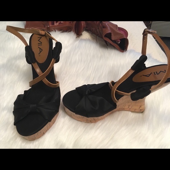 MIA Black Bow Wedges Size 9 - Picture 7 of 8